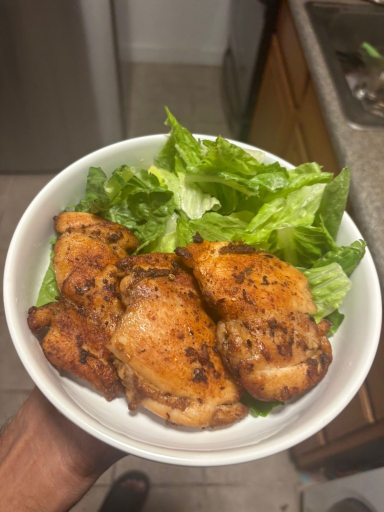 Spiced chicken with fresh salad